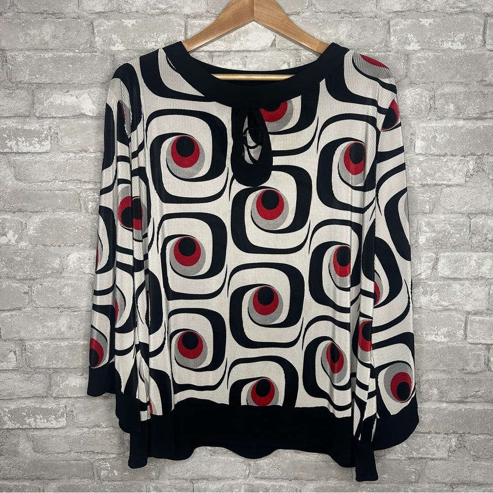 EUC DressBarn Women’s Blouse Size 3X (White Black Red)